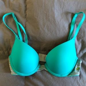 PINK Victoria Secret 30B WearEverywhere Pushup Bra
